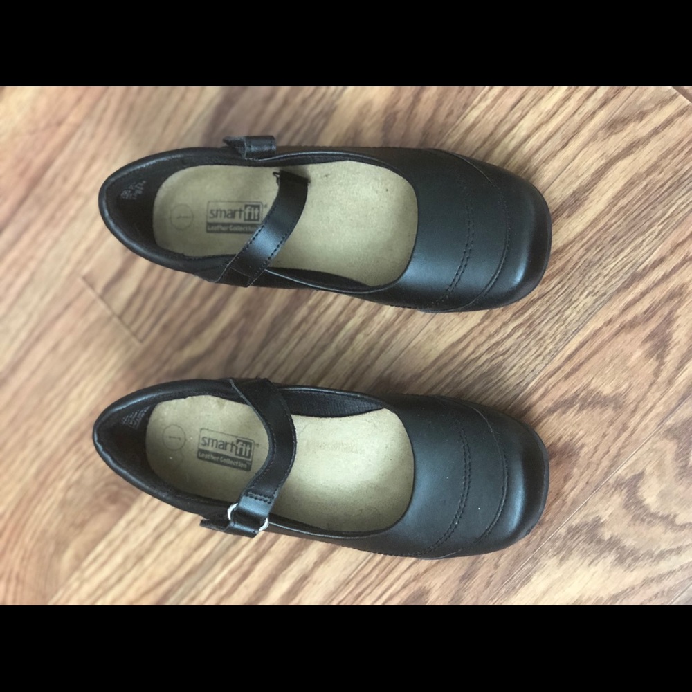 Girls shoes